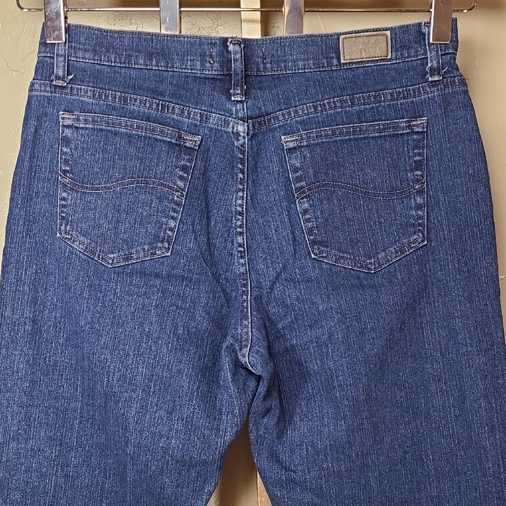 Lee Women's Relaxed Straight Leg Dark Blue Jeans Size 14 Short - Picture 7 of 13